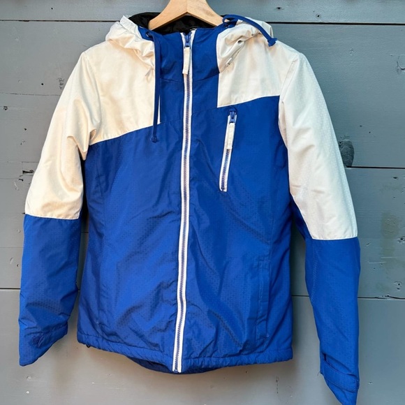 Body Glove Women’s Blue and White Snow Technology Ski Jacket - Picture 5 of 13